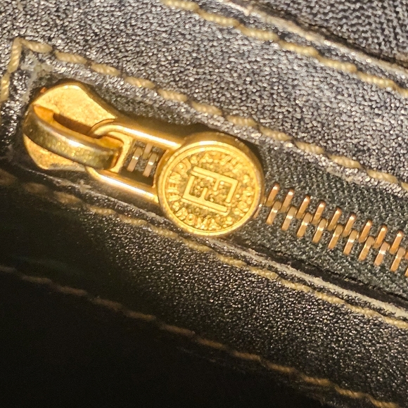 VINTAGE FENDI HANDBAG - Picture 9 of 12
